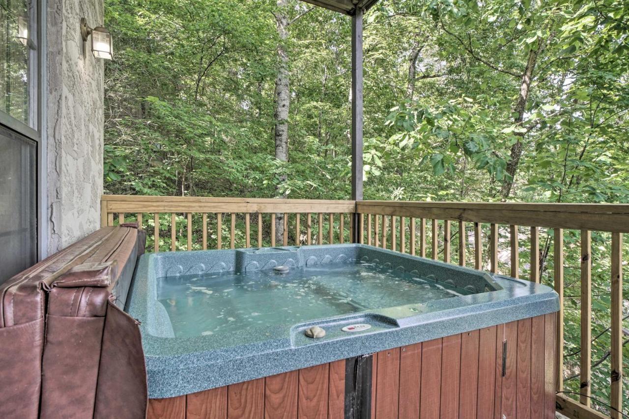 Rustic Pigeon Forge Home With Private Hot Tub! Ngoại thất bức ảnh