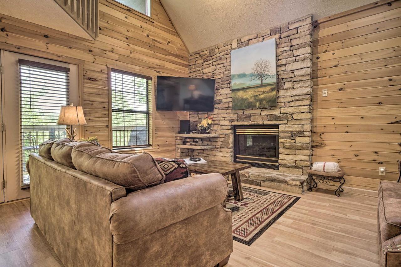 Rustic Pigeon Forge Home With Private Hot Tub! Ngoại thất bức ảnh