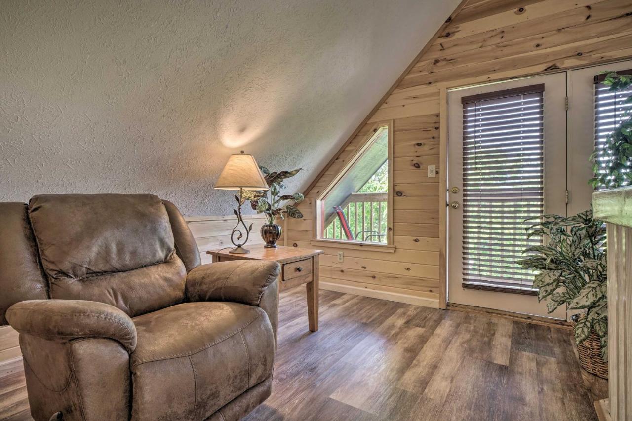 Rustic Pigeon Forge Home With Private Hot Tub! Ngoại thất bức ảnh