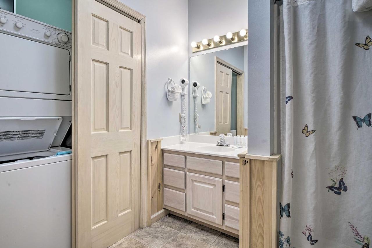 Rustic Pigeon Forge Home With Private Hot Tub! Ngoại thất bức ảnh
