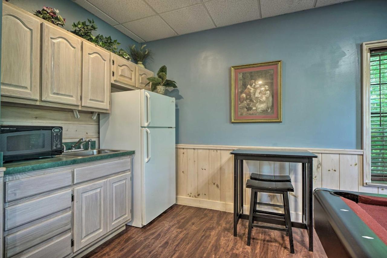 Rustic Pigeon Forge Home With Private Hot Tub! Ngoại thất bức ảnh