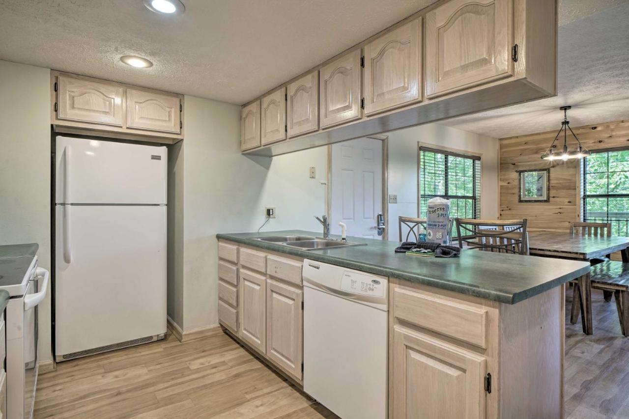 Rustic Pigeon Forge Home With Private Hot Tub! Ngoại thất bức ảnh