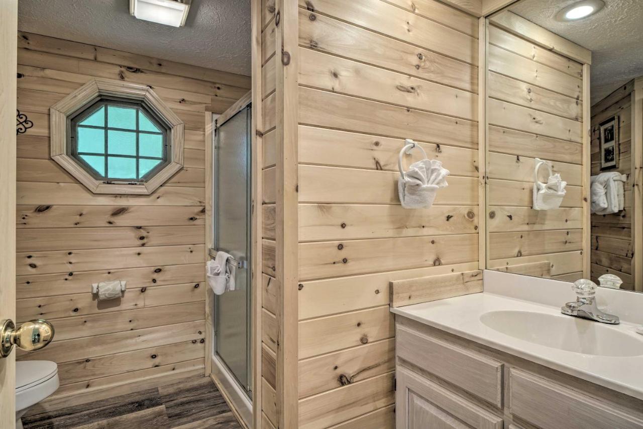 Rustic Pigeon Forge Home With Private Hot Tub! Ngoại thất bức ảnh