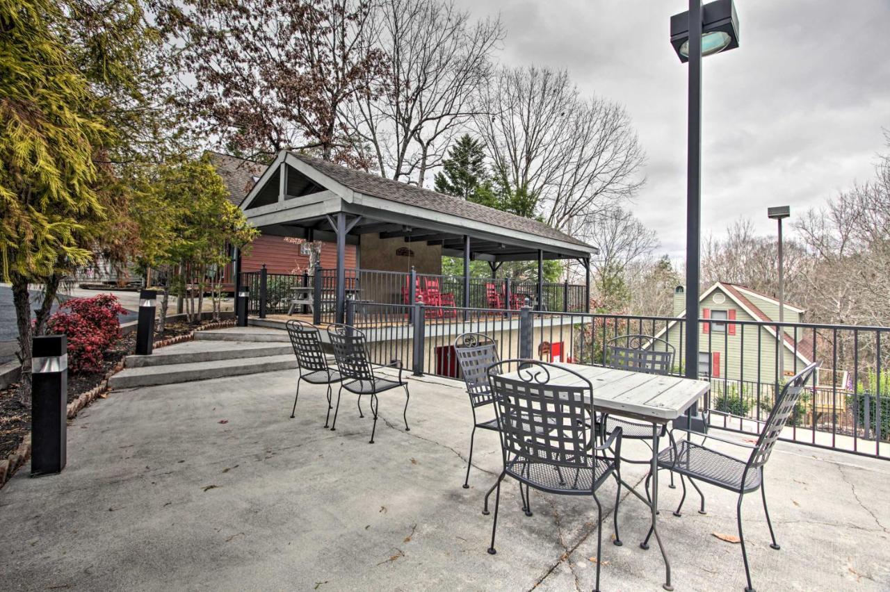 Rustic Pigeon Forge Home With Private Hot Tub! Ngoại thất bức ảnh